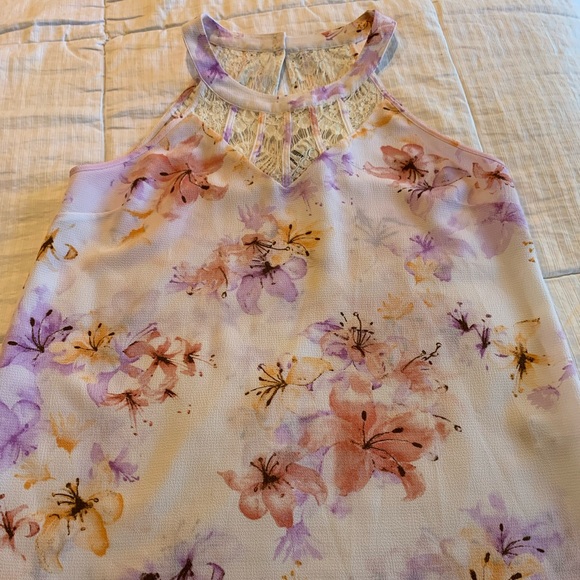 Sleeveless flower print blouse - Picture 1 of 4